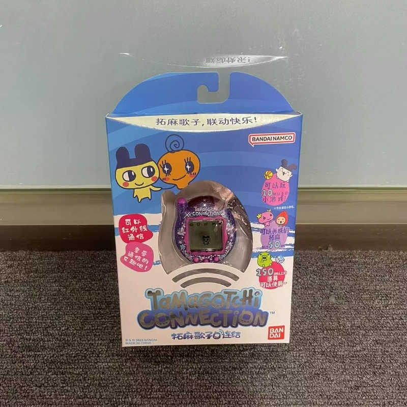Игрушка виртуальный питомец Bandai Tamagotchi Connection — реплика и подключаемые модели, разные цвета (12 коробок)