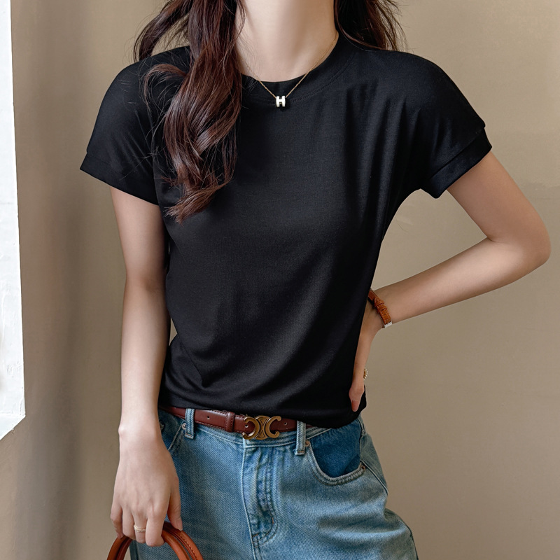 검은색