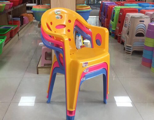 Wholesale thickened plastic chair backrest food stall simple beach chair outdoor barbecue night market plastic dining chair stackable