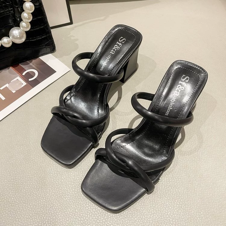 Summer sandals with a strap, 2024 years