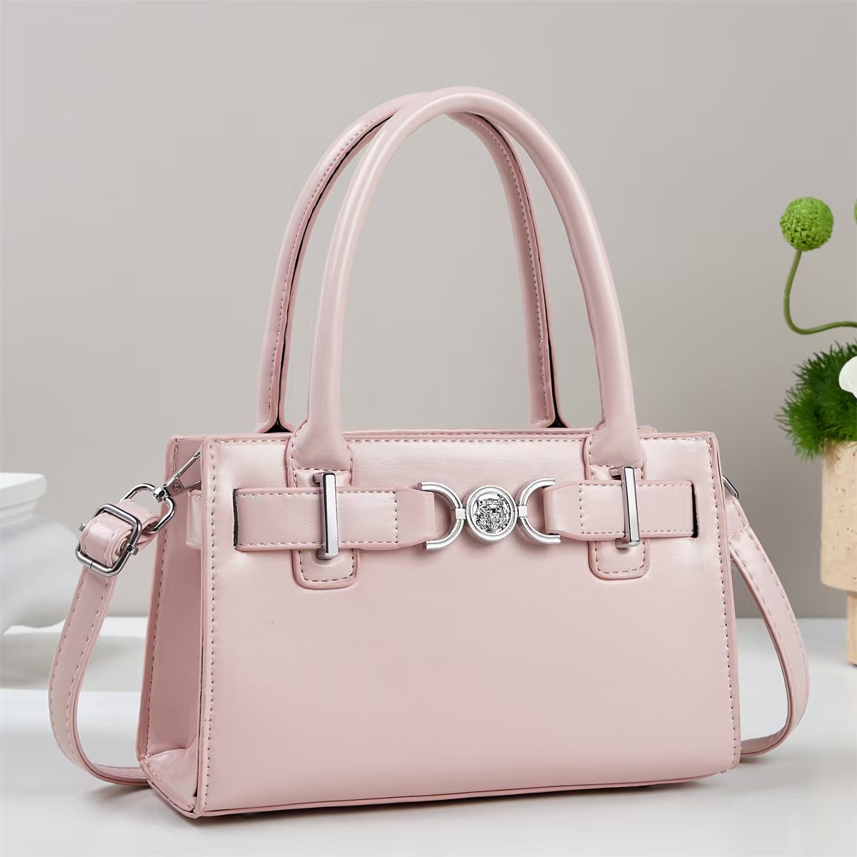 Temperamento sensación de mochila 2025, nueva atmósfera de moda, bolsas de hombro, bolsas transfronterizas casuales, versátiles