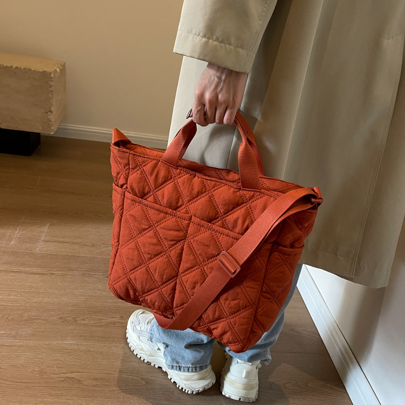 Bolso de mano rómbica bordado hilo de hombro bolsa de tela de nylon de gran capacidad bolsa de mensajero de clase de estudiante femenina bolso de viajero