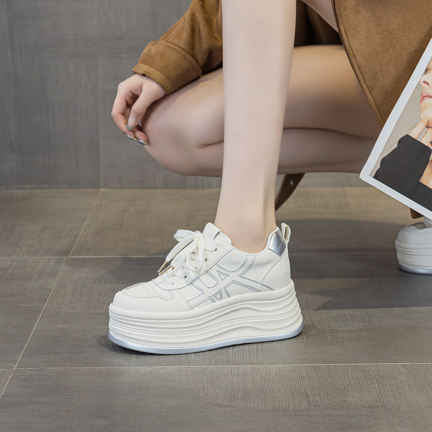 Giày sneaker nữ đế dày tăng chiều cao phong cách thể thao đa năng — M2985 lót đơn màu bạc, M2985-1 cộng với nhung đỏ, M2985-1 plus nhung bạc, M2985 lót đơn màu đỏ