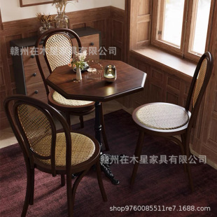 American retro coffee shop table and chair combination baking dessert milk tea shop Western restaurant solid wood small round square table Commercial use