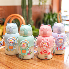 High-quality appearance student water bottle cups popular children's cartoon water cups simple kindergarten cute straw cups portable