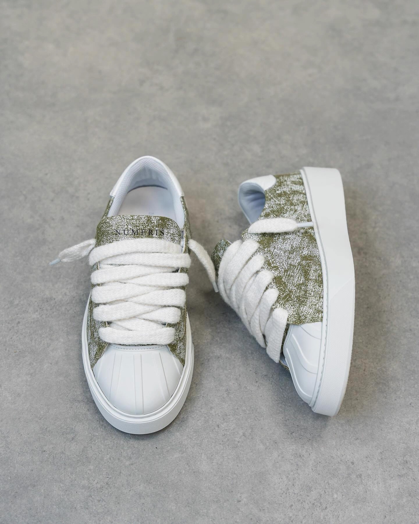 Números zapatos de hombre zapatos casuales skate planas redondas lazos clásicos versátiles skate de cuero