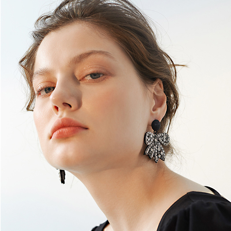 Pendientes De Lazo De Diamantes Destellantes De Moda Negra display picture 6