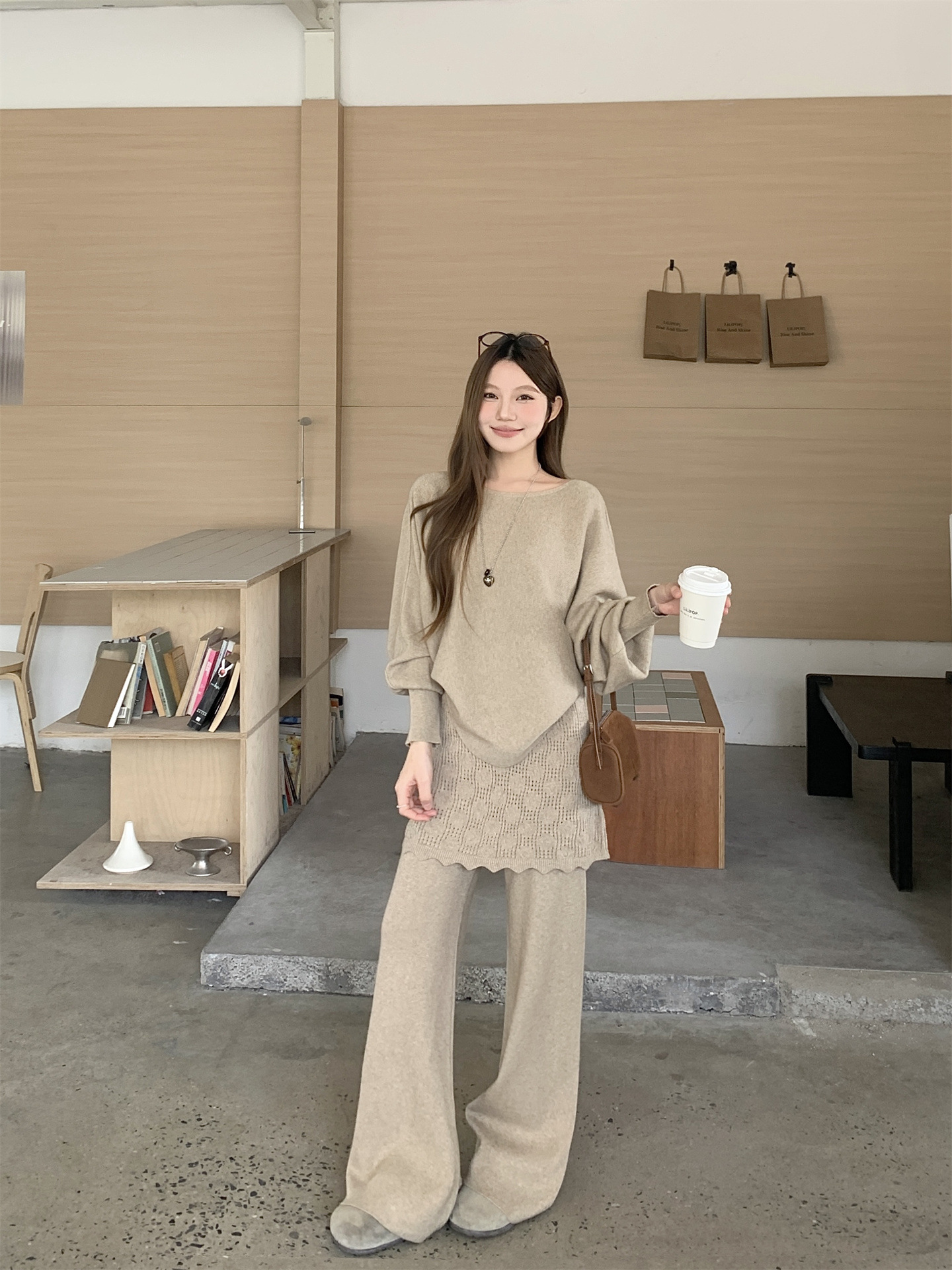 卡其色套装慵懒长袖毛衣针织衫女冬季拼接假两件屁帘阔腿裤两件套