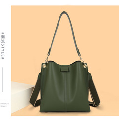 大容量水桶包包女2024新款復古時尚寬帶斜挎包質感單肩手提托特包