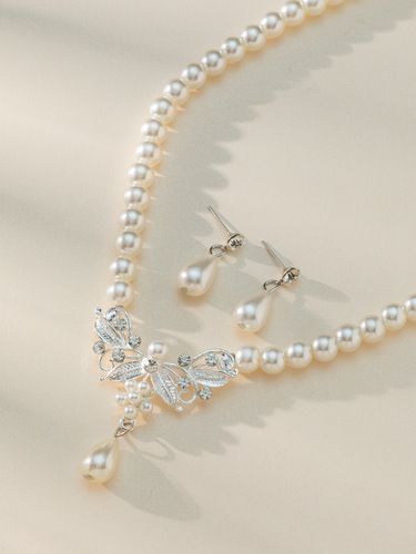 Japanese and Korean ins retro glass pearl clavicle chain casual temperament simple diamond pendant necklace women's choker necklace
