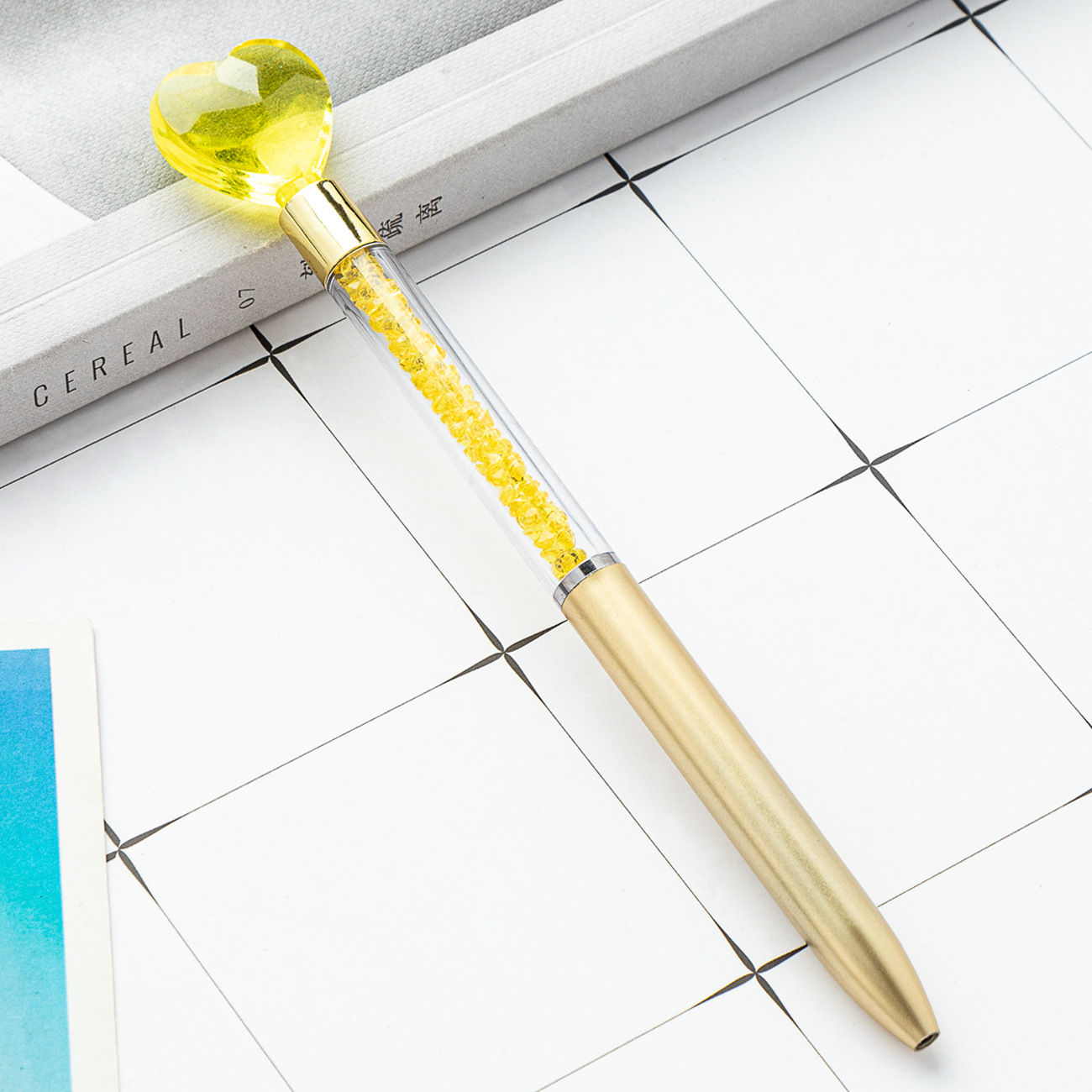 Bolígrafo de plástico de nuevo estilo al por mayor logotipo imprimible bolígrafo de cristal de amor creativo bolígrafo de regalo publicitario promocional del hotel