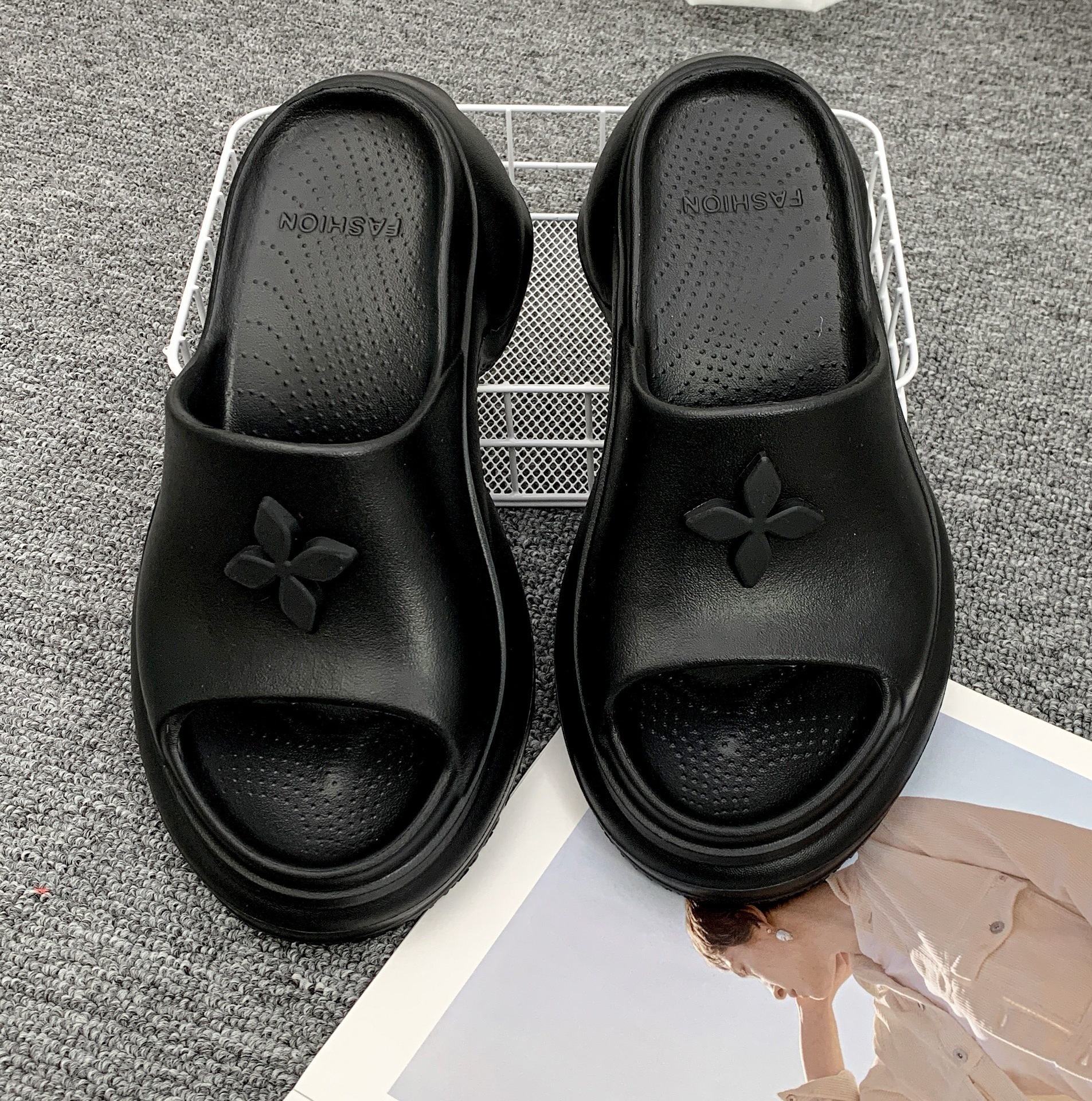 검은 십자가 꽃