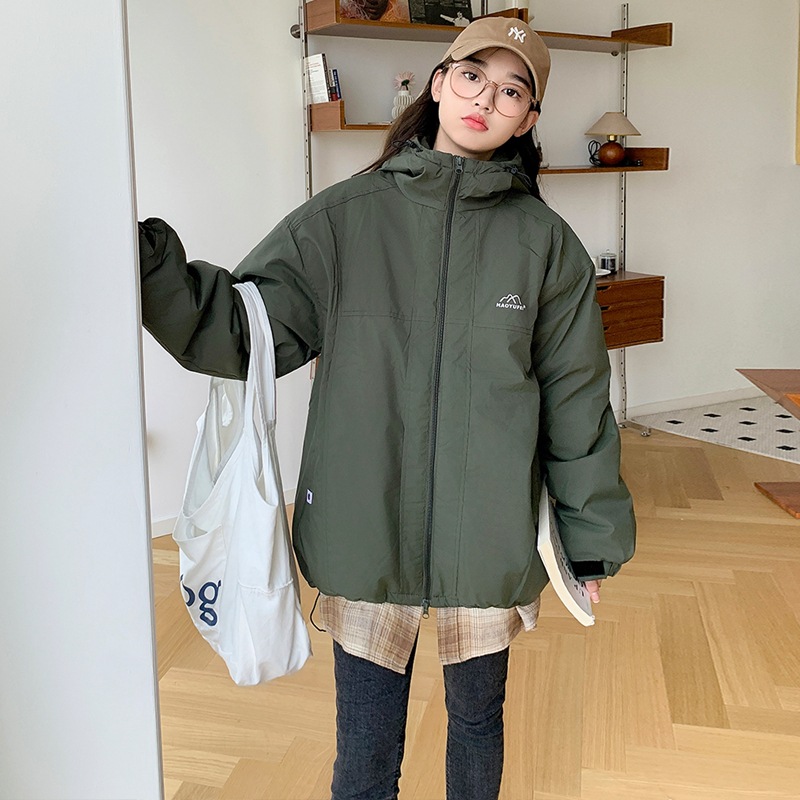 2024 invierno nueva chaqueta de asalto de damas coreana de color de contraste medio y largo herramientas de calentamiento desmontables chaqueta de algodón