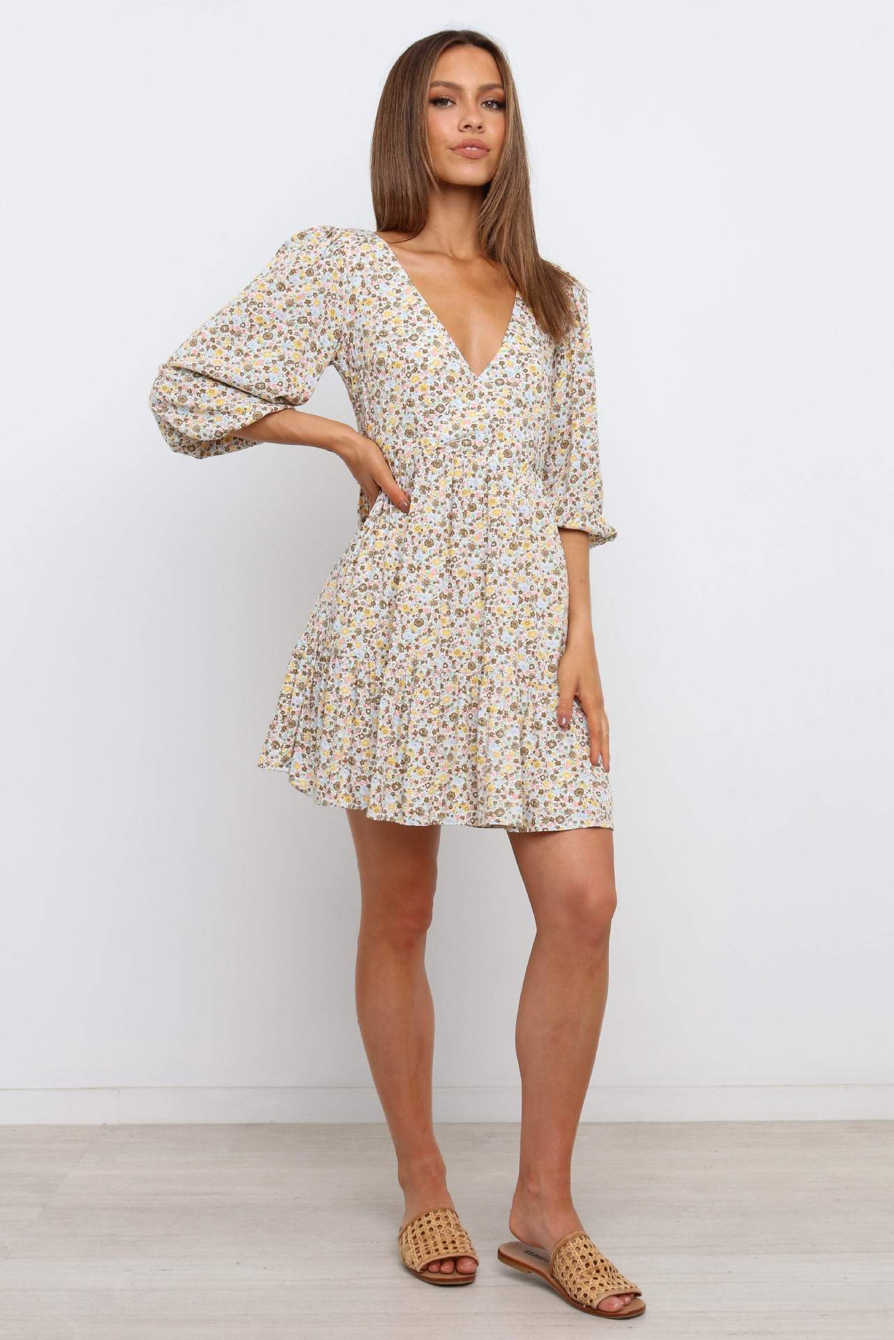 v-neck five-point sleeve short floral dress nihaostyles wholesale clothing  NSJRM81832