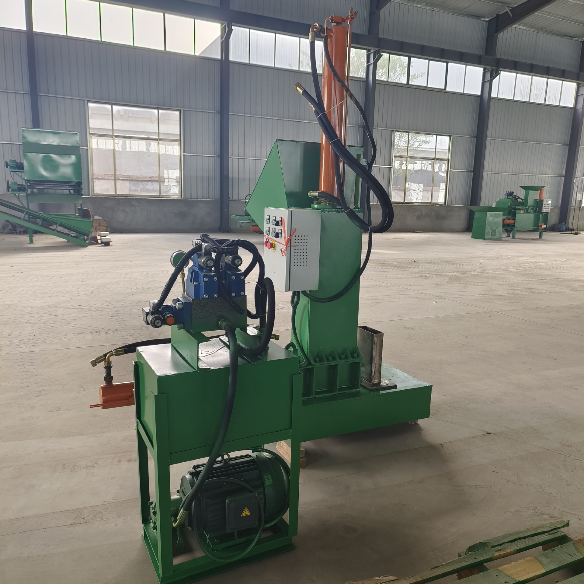 定做小型木屑打包机 物料压缩小包成型机   立式玉米秸秆粉碎打包