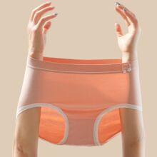 C348“小熊要可爱呀”梦幻马卡龙60支莫代尔亲肤少女无缝中腰内裤