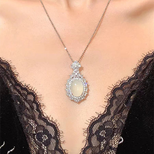 Ice white chalcedony pigeon egg pendant sun green agate women's jade necklace pendant live supply multiple options