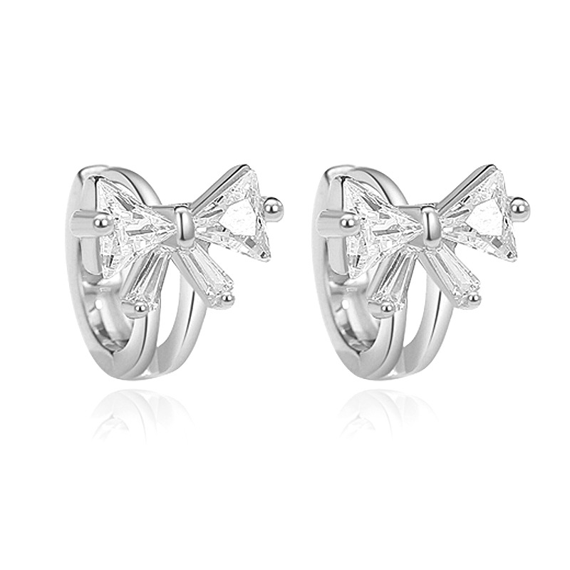 Pendientes de diamantes simples de plata de ley S925, diseño de nicho de alta gama, hermosos pendientes, colección de botones de oreja de estilo nuevo de verano