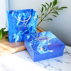 さまざまな休日の青い大理石のギフトボックス、誕生日、バレンタインデーのギフト包装、ギフトボックス、空箱、結婚式のお土産