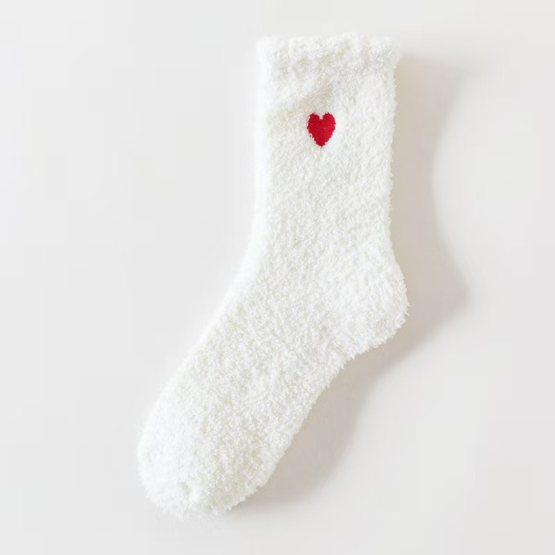 Calcetines hasta la pantorrilla con bordado de corazón en hilo dorado que no se desprende, calcetines cálidos para estar en casa, calcetines de invierno para dormir para mujer, calcetines de felpa coral de fábrica.