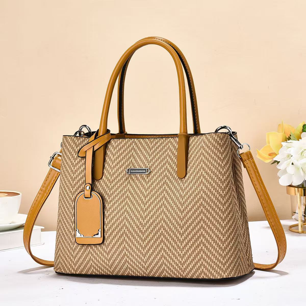 Bolso de mano de color sólido universal 2025, nuevo bolso de hombro de moda casual, mochila de transporte de gran capacidad Handbag