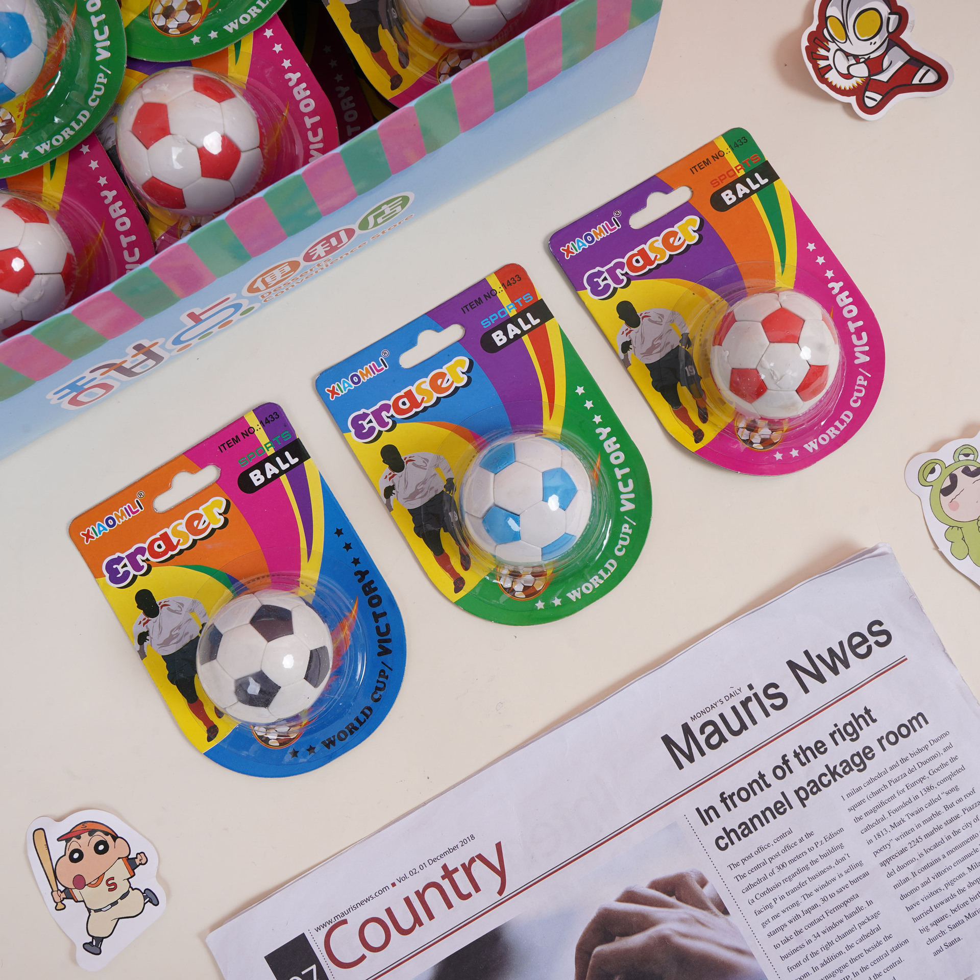 Fútbol de dibujos animados borradores creativos lindos estudiantes limpios sin rastros borradores modificados borradores transfronterizos