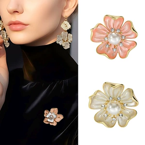 Camellia Brooch with a High-End, Luxurious Feel, Super Beautiful Enamel-Painted Floral Design, Anti-Exposure Pin for Women