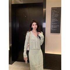 温柔套装浅绿镂空针织2025新款显瘦上衣法式气质高腰半身裙两件套