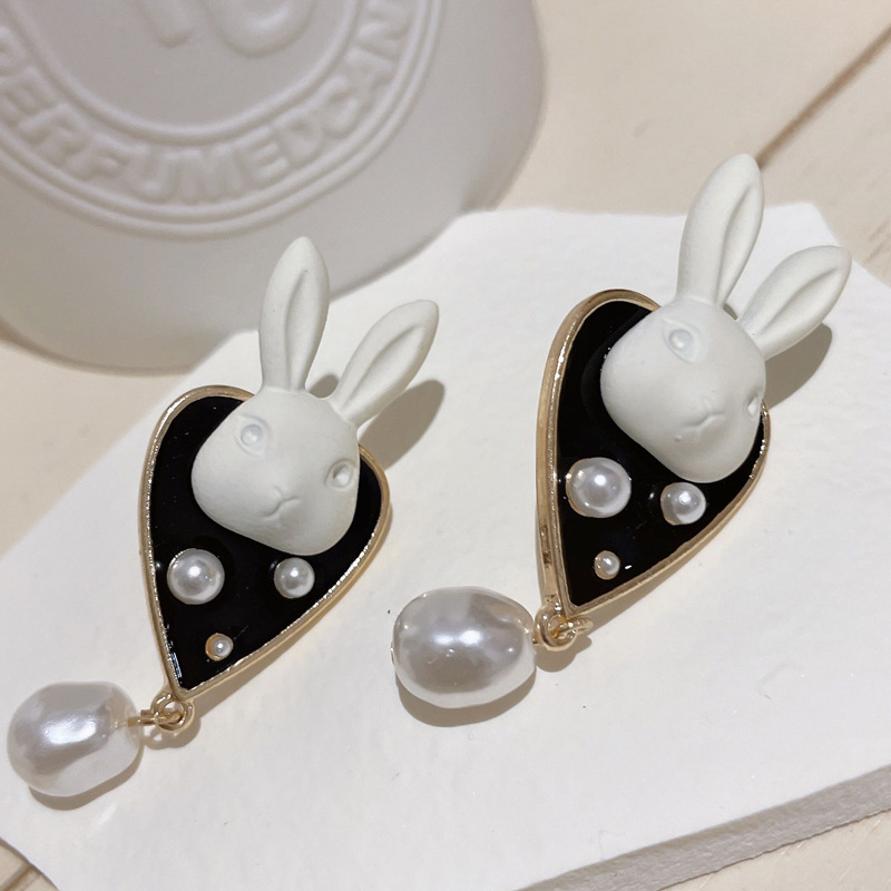 Imitation Pearl Rabbit Fashion Sweet And Cute Fun Oil Drop Earrings display picture 5