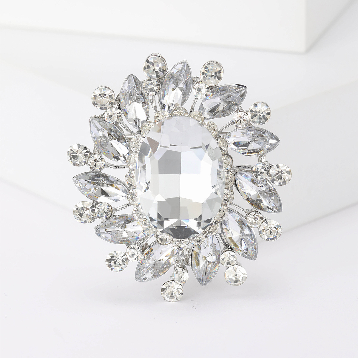 30g Weight Glass Inlay Material Brooches Classification Holiday Occasion Alloy Material Flower Pattern Women's Gender Inlay Design Simple Style Style Simple Style Pin Flower Alloy Inlay Glass Women's Brooches 22