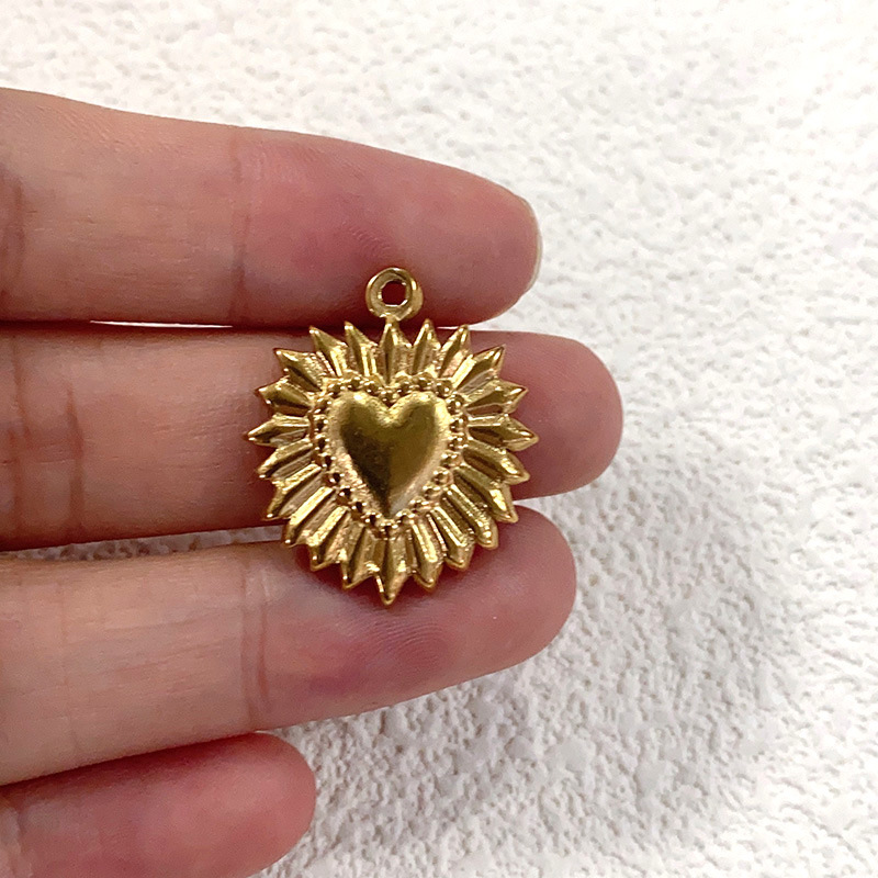36g Weight Pendant Jewelry Making Type DIY Jewelry Accessories Classification 10 PCS/Package Quantity 304 Stainless Steel Material Heart Shape Pattern Plating Design Retro Style 10 PCS/Package 304 Stainless Steel Heart Shape Pendant 10