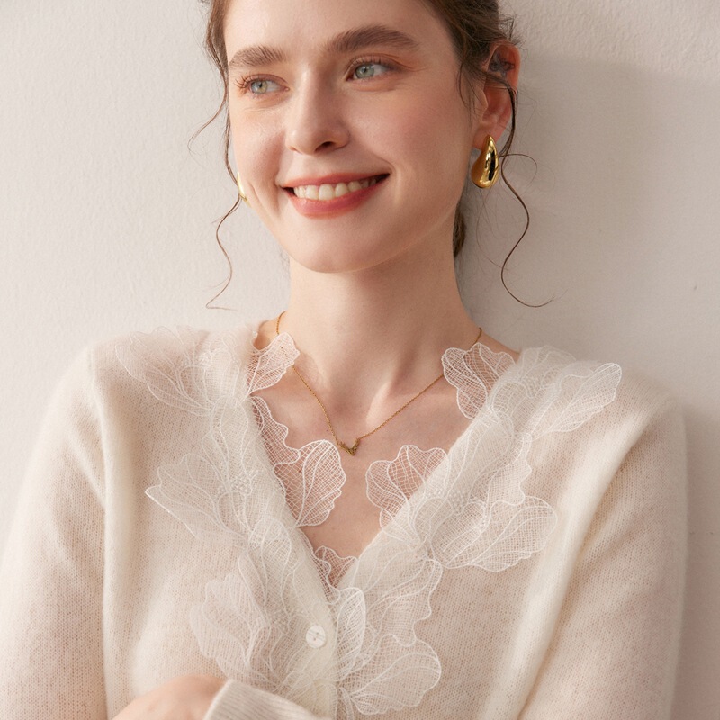 Design Sense! Autumn and Winter Cashmere Cardigan Women's Knitted Cardigan Wool Outer Elegant V Neck Leaf Lace