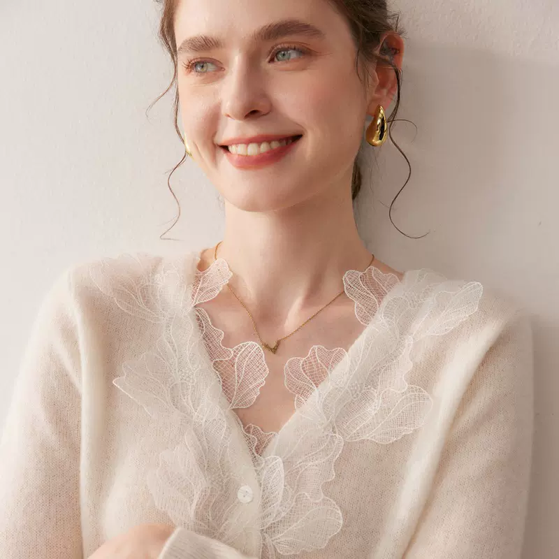 设计感！秋冬山羊绒开衫女针织开衫羊毛外搭气质V领叶子蕾丝花边