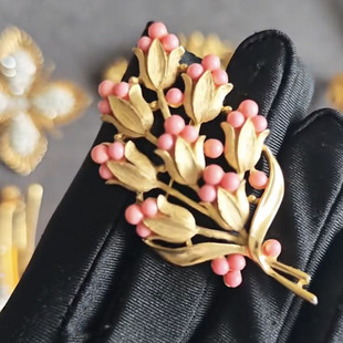 Middle Ancient Style Plain Gold Brooch Brushed Leaves Red Beads Brooch Cuifali Middle Style Corsage Tulip Jewelry