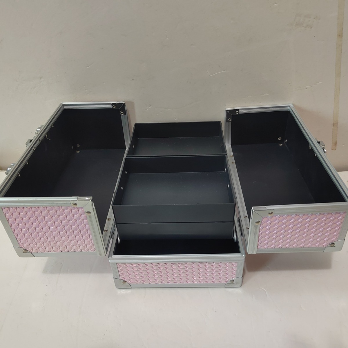 Caja de Maquillaje de Doble Capa de Metal de Gran Capacidad para Almacenamiento Doméstico