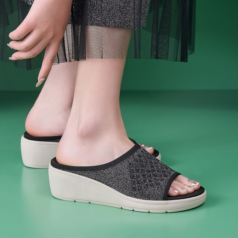 2025 primavera y verano nuevo tipo de sandálias de suela gruesa ligera antideslizante cómodas zapatos casuales de mujer