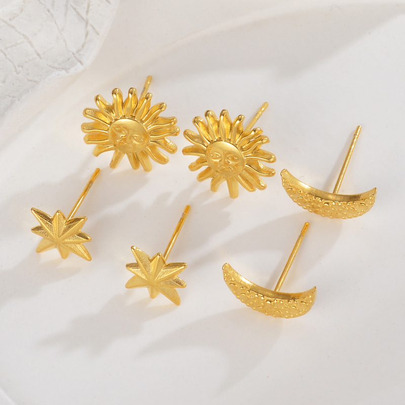 304 Stainless Steel Material PVD Coated Real Gold Plated 18K Gold Sun Moon 304 Stainless Steel Vintage Style Classic Style Waterproof Non Tarnish Small Stud Earrings