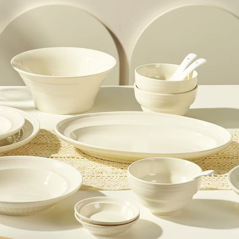 シンプルな釉下クリーム風ボウル家庭用2024食器セット家庭用陶器食器ボウルとプレートセット高価値|undefined