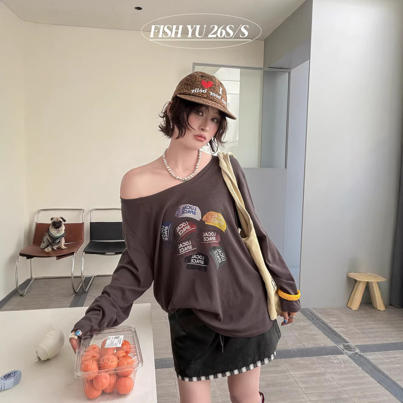 Thirteen Lines Fishyu Early Spring New American Street Style Baseball Cap Printed One-Shoulder Long-Sleeve T-Shirt for Women 626085