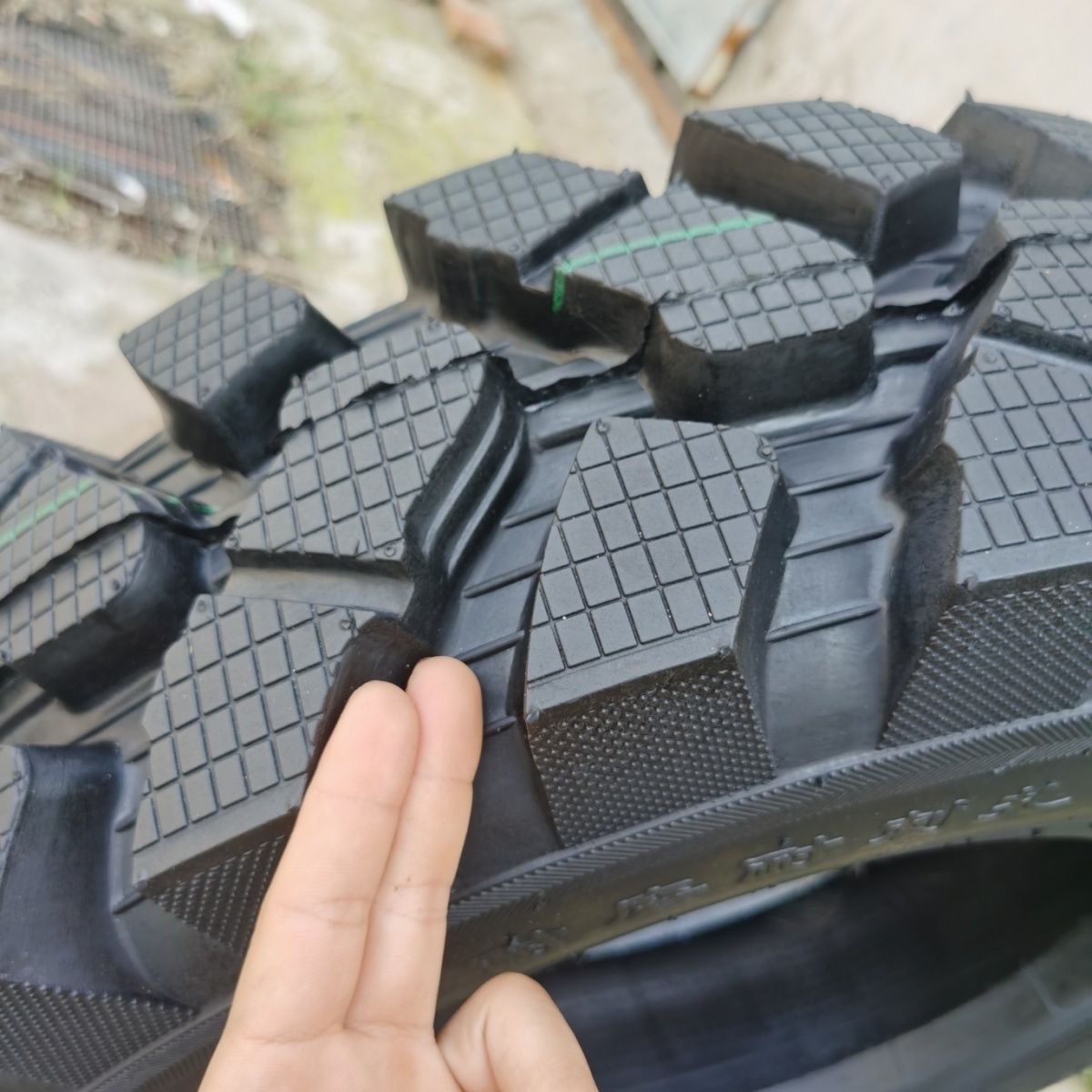 600/650/700/750-12 14 16 Agricultural Four-Wheel Tricycle Tractor with Reinforced Herringbone Tires