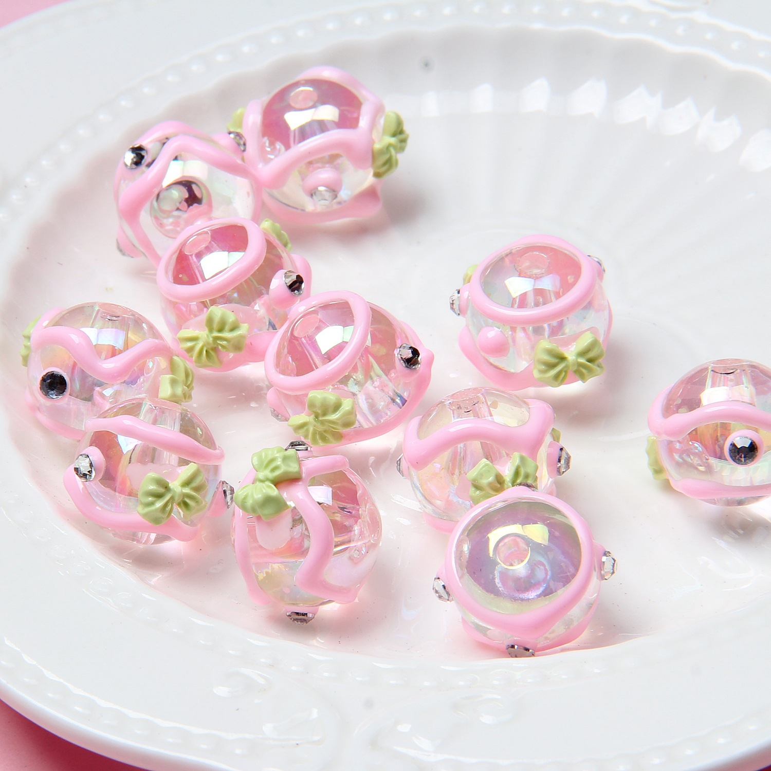 With bow, cream