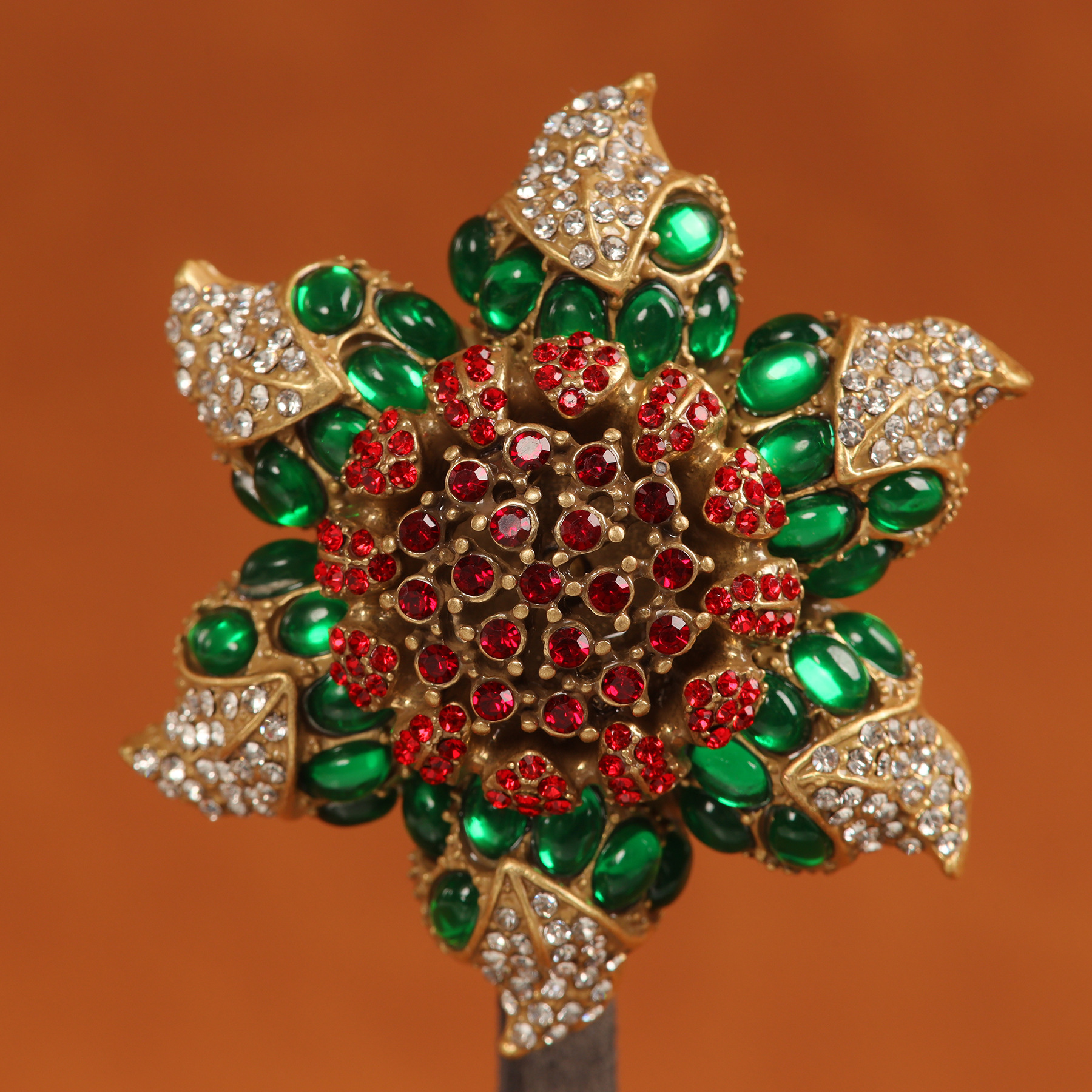 Retro fashionable elegant copper antique brooch