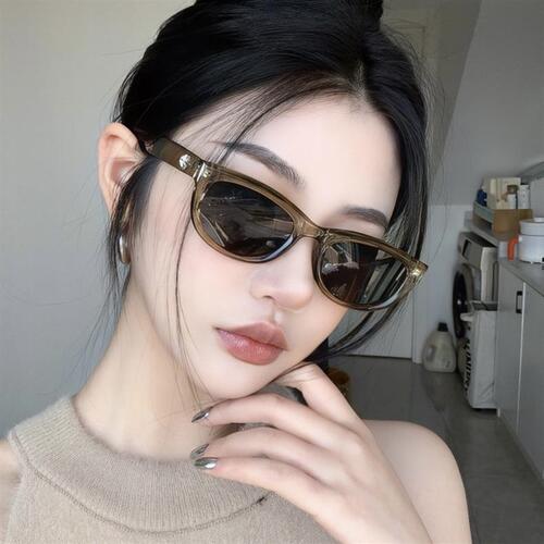 GM New Cat-Eye Sunglasses for Women, Small Square Frame with a Sense of Luxury, Sunglasses for Men with Sun Protection and UV Shielding