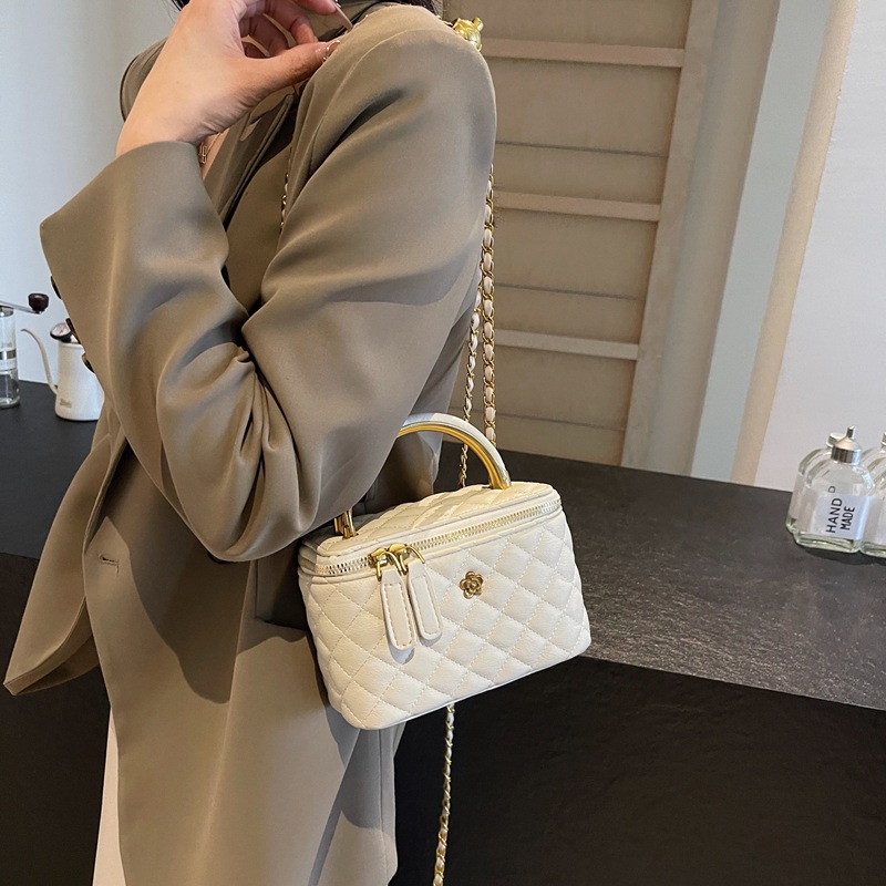 Xiaoxiang estilo de cadena de diamond bolso cuadrado 2024 nuevo bolso de caja de moda de mano popular bolso de mochila versátil