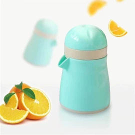 拖把、拖布桶;多功能切菜器;扫把、簸箕