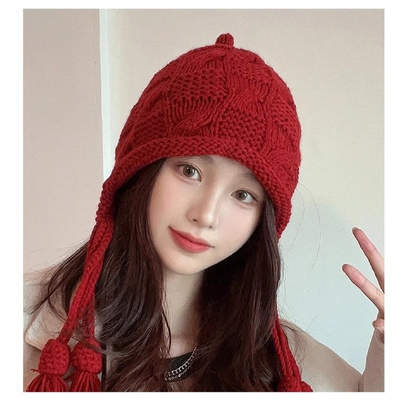 日本のインターネットセレブの女性用タッセル付き赤いウール帽子、秋冬韓国版、甘くてかわいい耳保護暖かい包頭ニット帽子|undefined