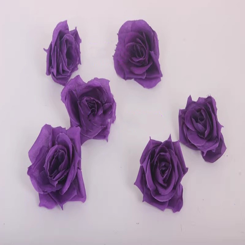 진한 보라색