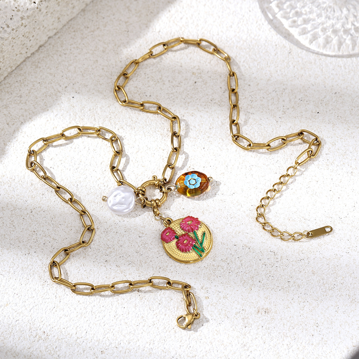 Collar de acero inoxidable de alta calidad ligero de lujo floral colgante de acero