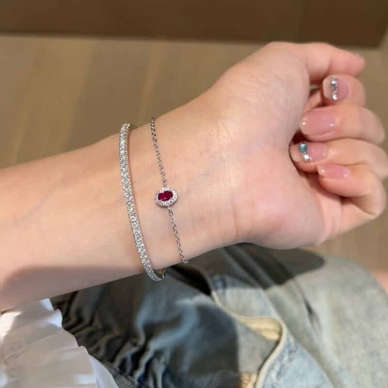 [A Red Bean] Little Red Riding Book Same as Paris French Ruby Bracelet Female Niche Design High-end Feeling Bracelet