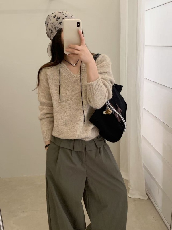 韩系复古V领软糯毛衣女秋冬季新款休闲时尚羊毛混纺气质百搭上衣|undefined